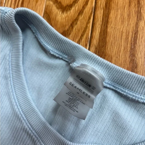 Aritzia Women's Light Blue Ribbed Tank Top - Picture 2 of 5